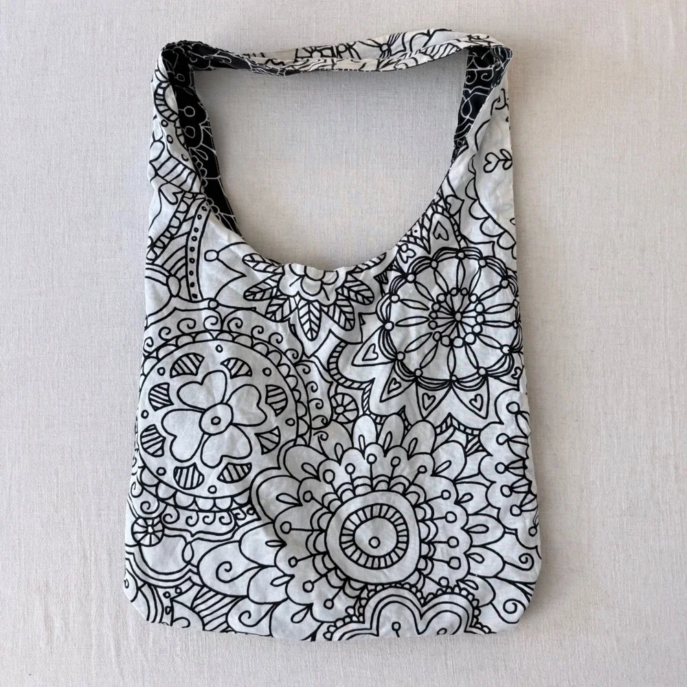 Unbranded Reversible Hobo Bag Women OS Black White Mandala Floral Tote Pouch